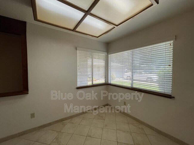 Photo - 100 W Tonea Way
