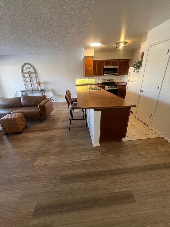 Photo - 1625/sf NE Home 3 Bedroom 2 Bath w  2 car garage