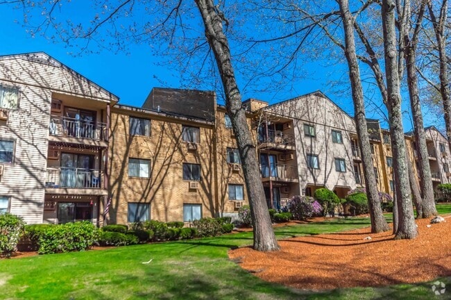 Building Photo - 23 Country Club Dr Unit 1036 Rental