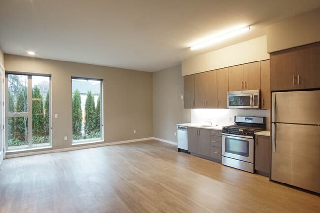 Photo - Stylish Garden Level-1 Bdr w/ Dishwasher & Laundry in Sellwood! Unit 1315