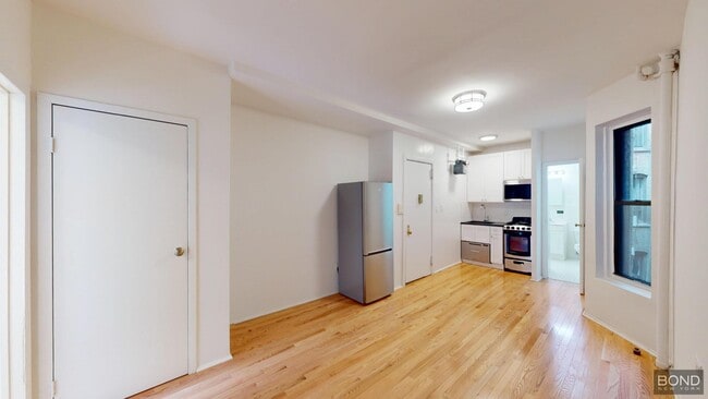 Building Photo - 429 E 73rd St Unit 3FE Rental