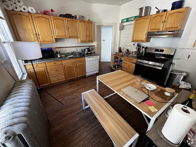 Building Photo - 34 Cherokee St Unit 3 Rental