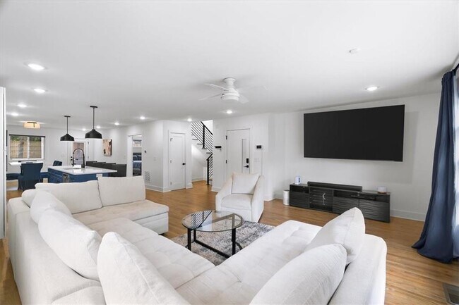 Photo - 1846 Rogers Ave SW