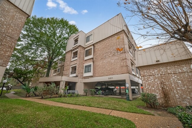Building Photo - 2211 S Braeswood Blvd Unit 23C