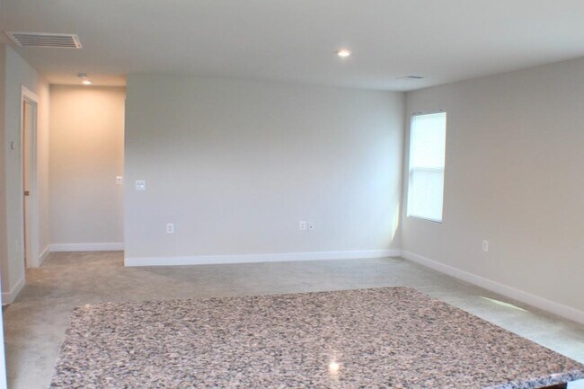 Photo - 109 S Peak Dr