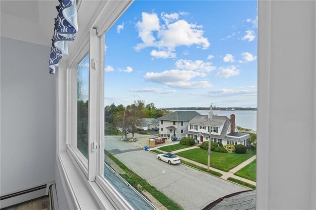 Building Photo - 17 Selkirk Rd Unit 3