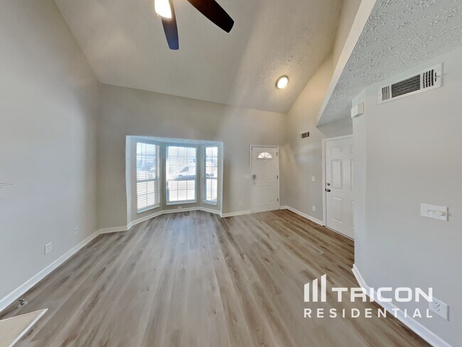 Photo - 2773 Riverbend Dr