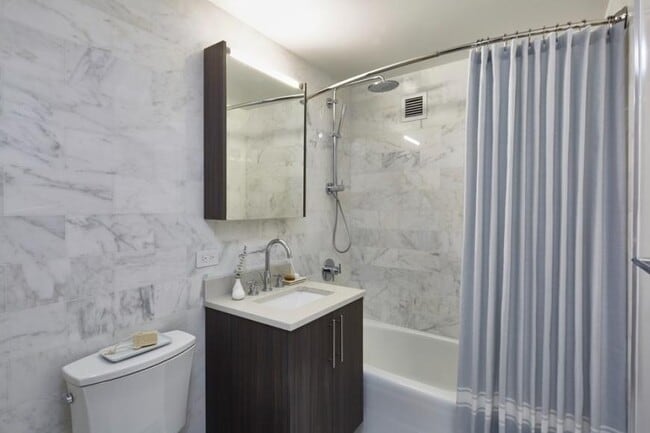 Photo - 1 bedroom in Long Island City NY 11109 Unidad 9V
