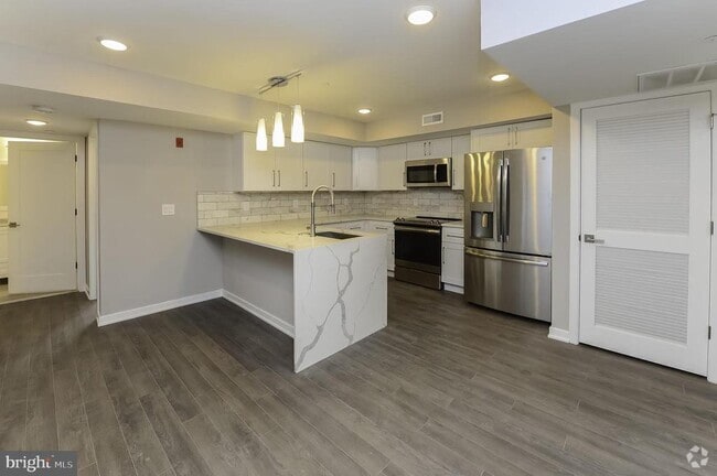 Building Photo - 726 N 19th St Unit 02 Rental