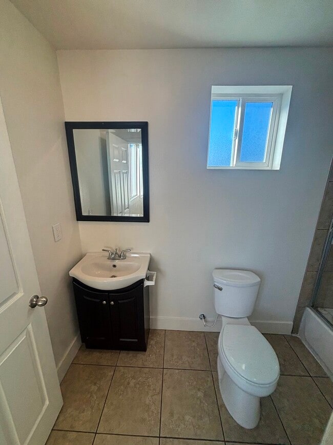 Photo - 333 E 69th St