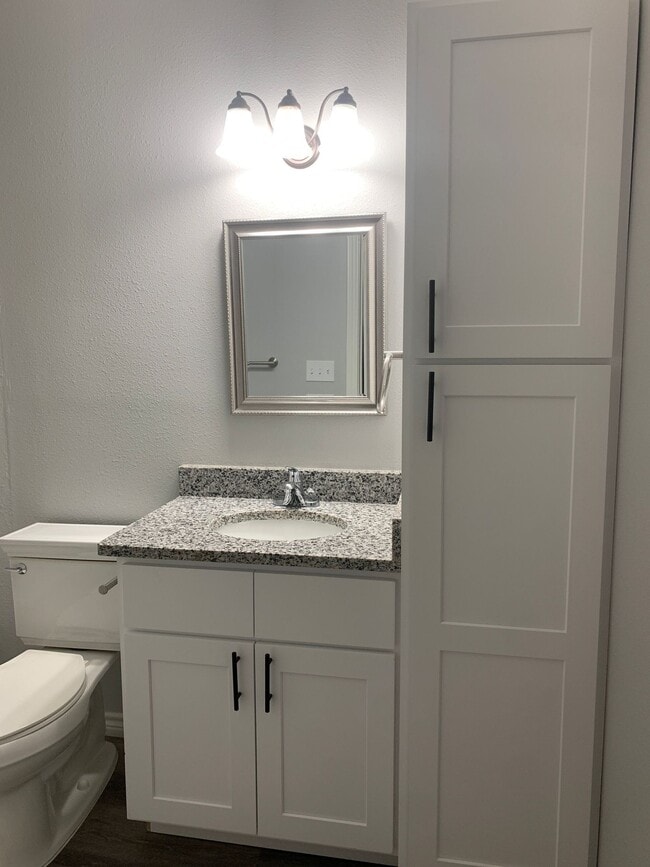 Photo - Brand New 1-Bedroom Apartment in the Heart of Lindale! Unidad Mulberry Apartments -1