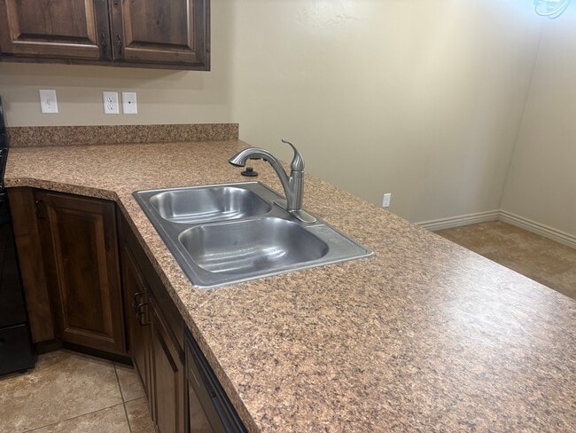 315 W 1950 N