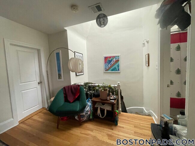 Photo - 62 W Cedar St Unit 4
