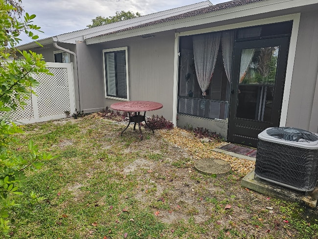 Photo - 161 Breezeway Ct