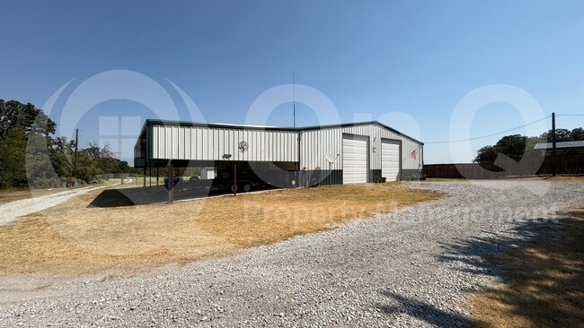 925 Jennings Ln