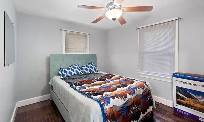 Photo - 1433 Picadilly St