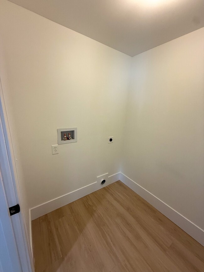 Photo - 1448 Lexington Ave Unit B
