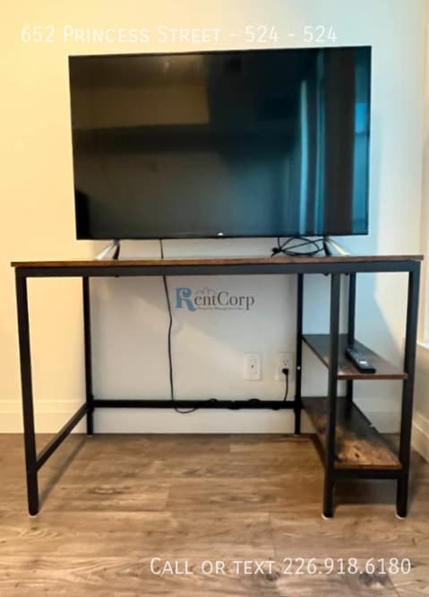 Photo - 652 Princess St