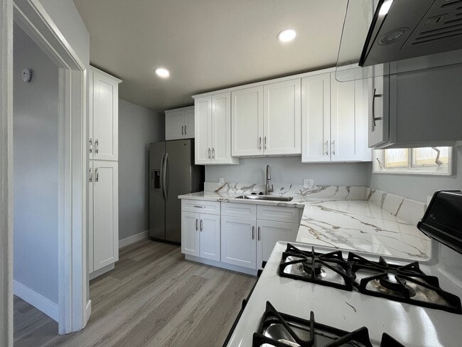 Photo - Remodeled 2+1 duplex in Panorama City FOR ...