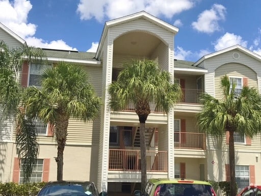 Building Photo - 2/2 Third Floor Condo at Coral Cove W/ Wat...