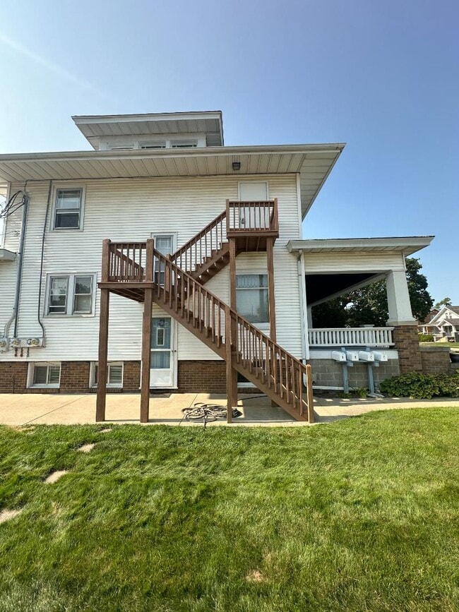 Photo - 540 N Main St