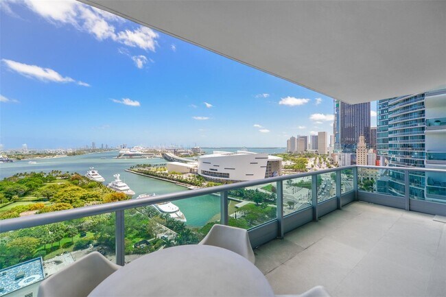 Building Photo - 900 Biscayne Blvd Unit 2104