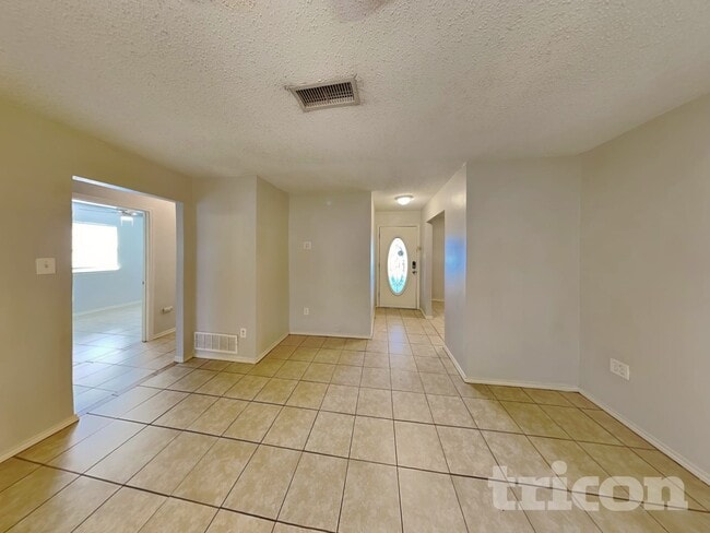 Photo - 726 Cindy Dr