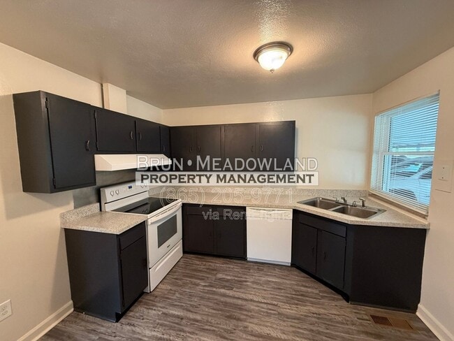 Photo - 3813 Woodlake Dr
