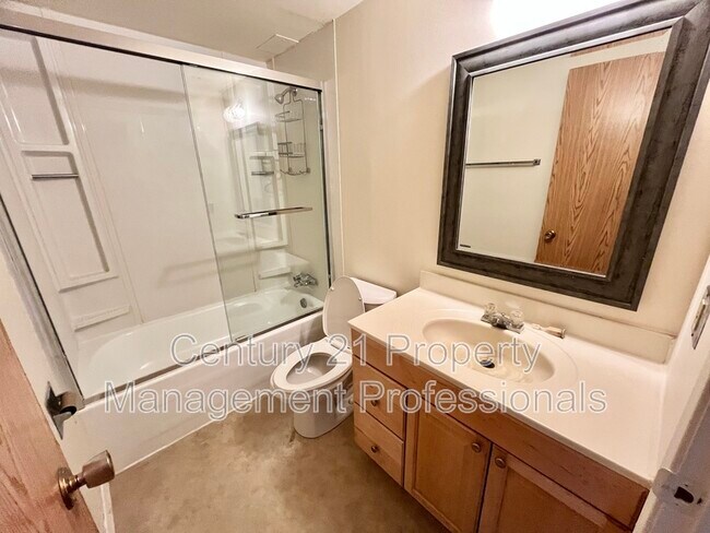 Photo - 10824 112 St NW Unit 204
