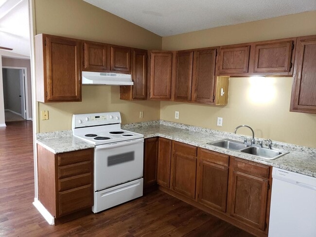 Photo - 230 Briarcliff Dr