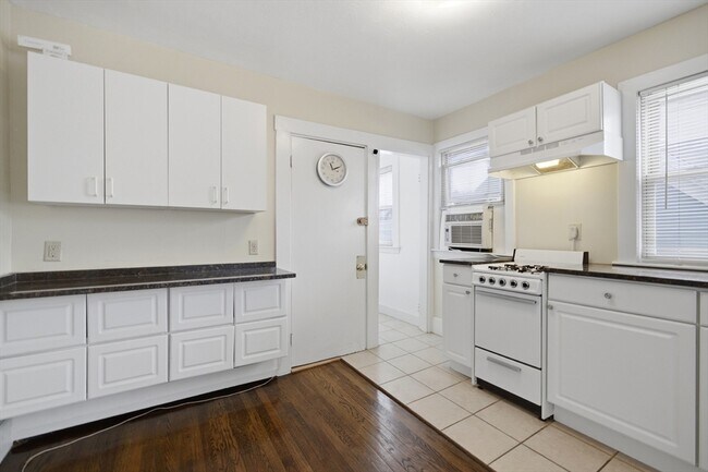 Photo - 193 Concord Ave Unidad 5
