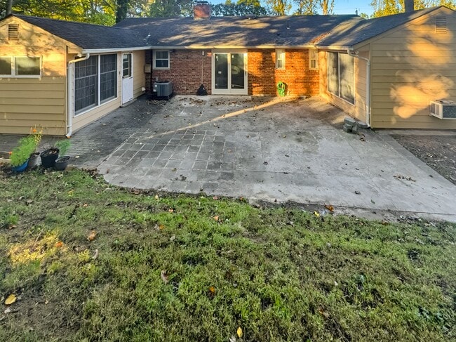 Building Photo - 7517 Murillo St