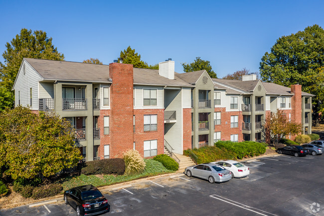 Lincoln on the Green Apartments - Memphis, TN | ForRent.com