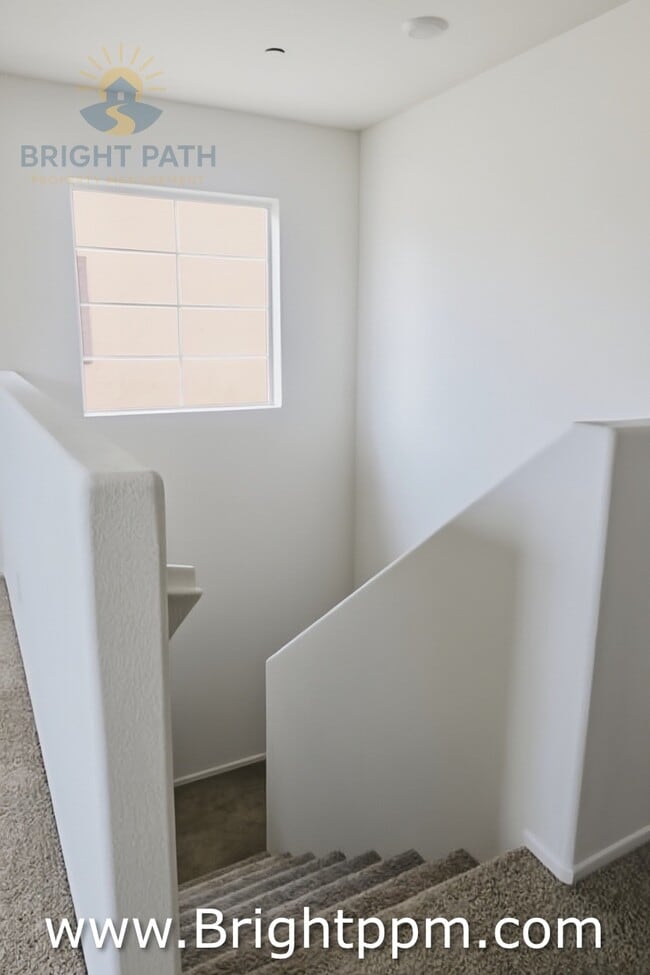 Building Photo - 67411 Rio Rosalia Dr