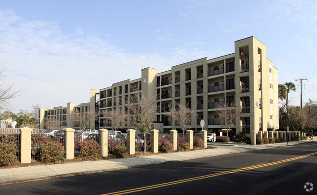 Building Photo - Bee Street Rental