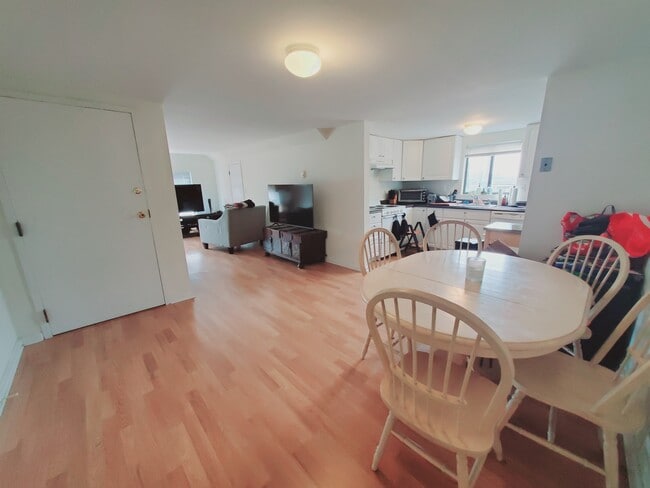 Photo - 22 Cove Rd Unit 5