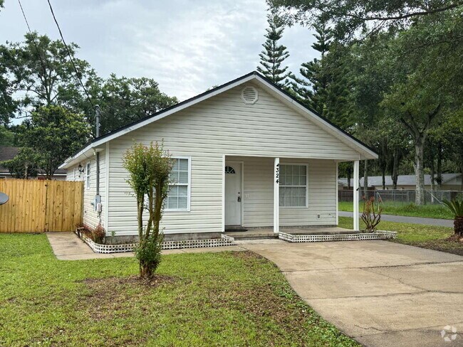 Building Photo - 324 Lena St Rental