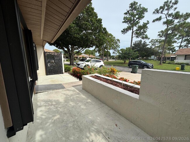 6132 Fairfield Cir