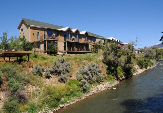 Photo - 705 Nogal Rd