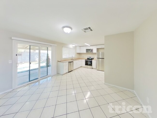 Photo - 3644 N 89th Ave