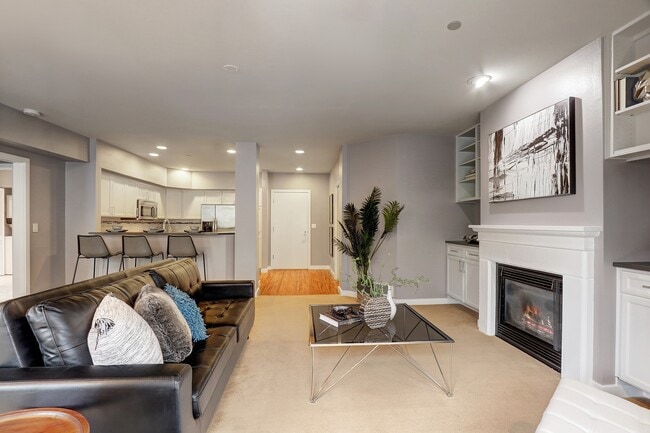 Photo - 925 110th Ave NE Unit 208