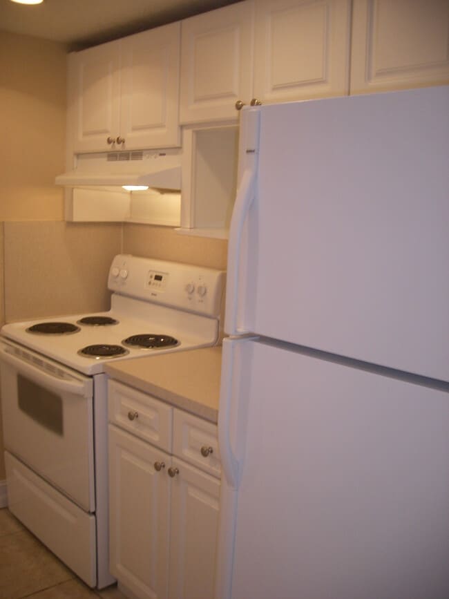 Photo - 633 S Royal Poinciana Blvd Unidad 328