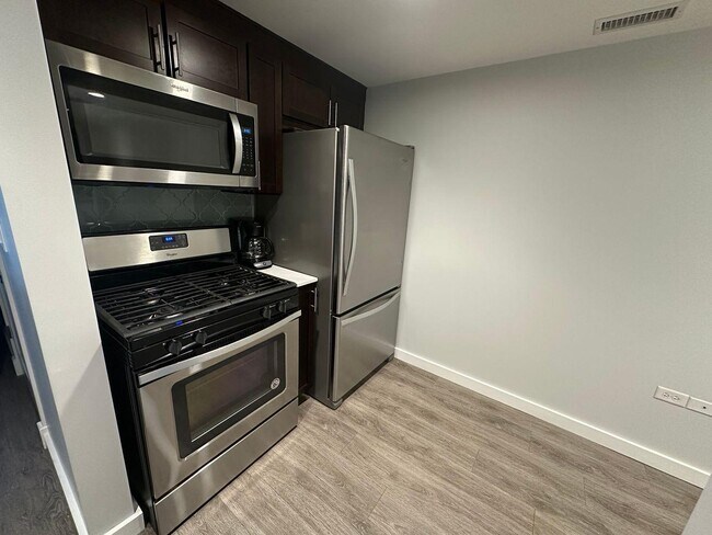 Photo - 1323 W Morse Ave Unit 506