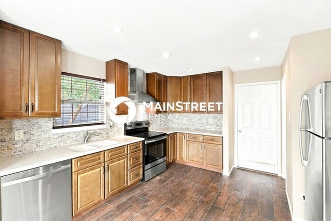 3 Bedroom Pet-Friendly Home in Greenwood, IN with Main Street Renewal