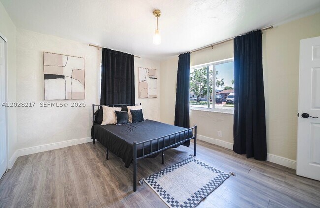 Photo - 1720 SW 64th Ave