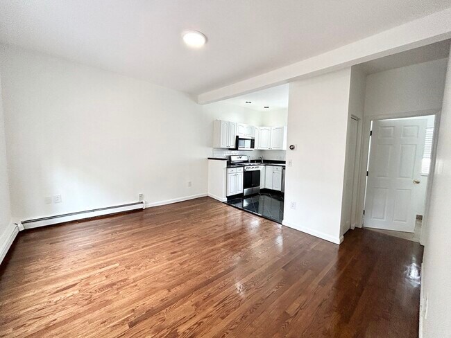 Photo - 269 Bolton St Unidad 2B