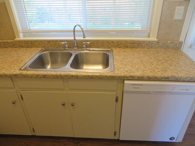 Photo - 2 bed 1 bath Duplex in Georgetown Unit B