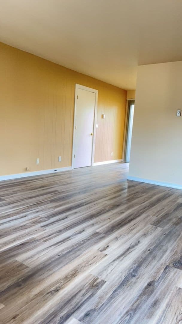 Photo - (766) Waverly Drive 2 Bdrm / 1 Bthrm Unit 1560