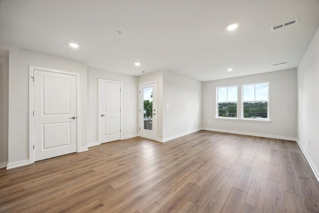 Photo - 3 Bedroom End-Unit Townhome in Spring City