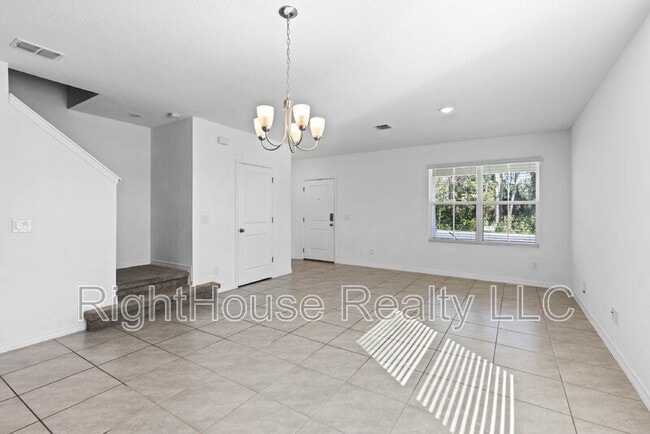 Photo - 675 Belgrove St